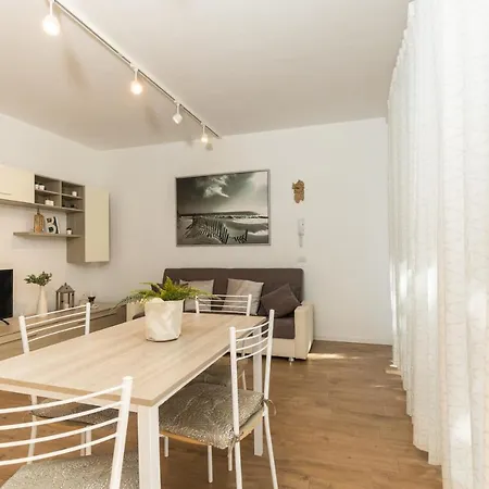 Casa Olivastro Millenario B * Santa Maria Navarrese